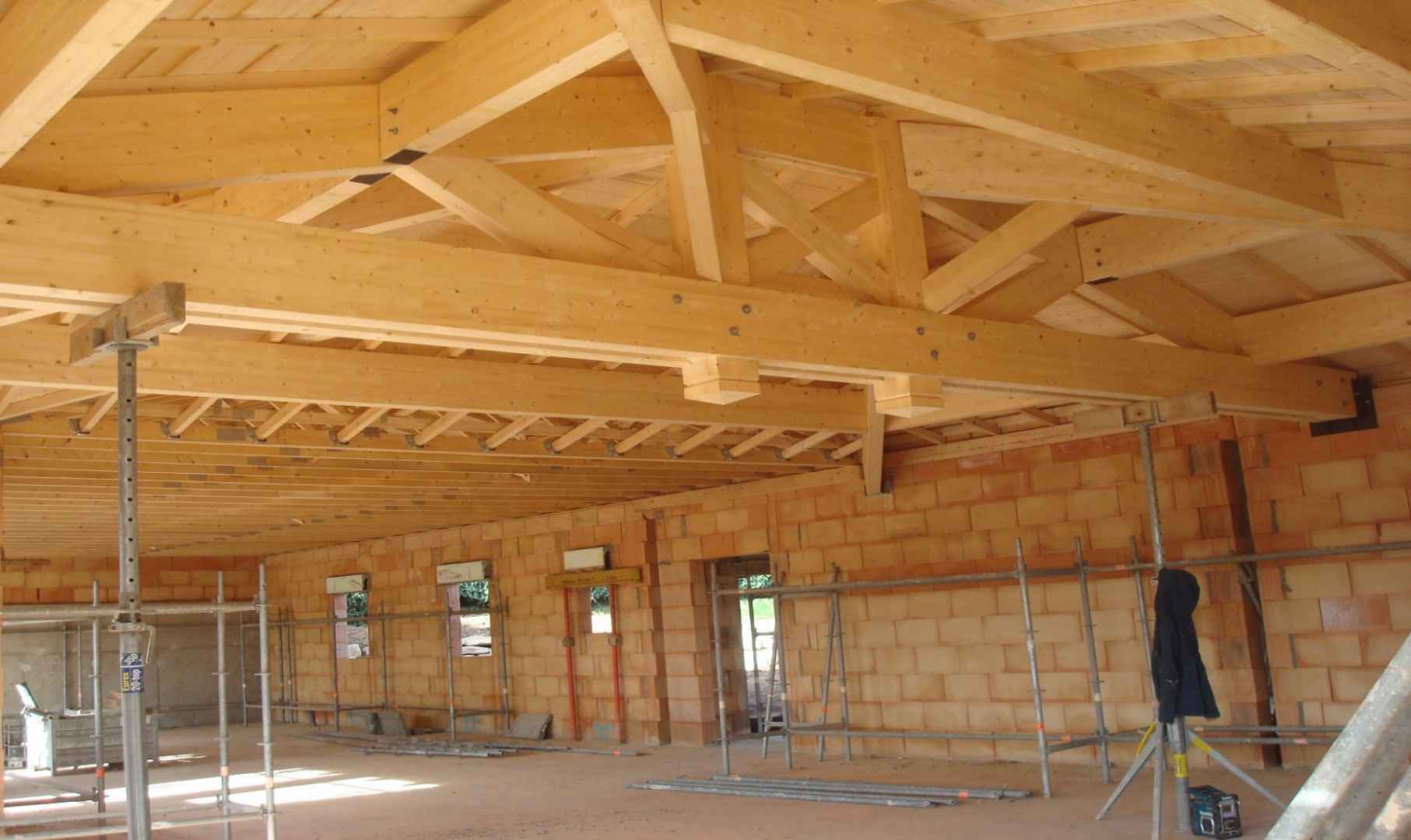 Réalisation d’une charpente / couverture sur une maison à Fleurie - 69820